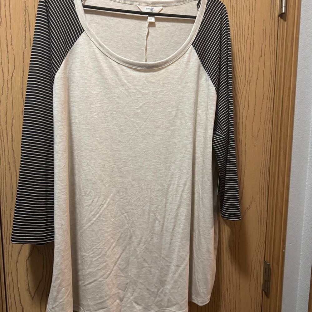 Terra & Sky top size 1X NWT!